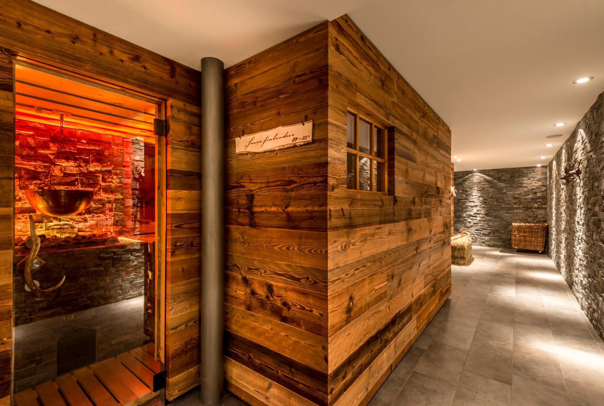 La Val Hotel & Spa Breíl Eksteriør bilde